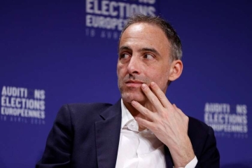 "დიახ, მე კანდიდატი ვარ. მჯერა, რომ მაქვს ხედვა, რომელიც საფრანგეთს ძალების აღდგენის საშუალებას მისცემს"