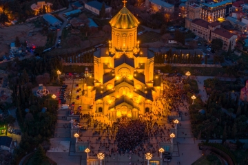 "მრევლის სახელით, გულწრფელ სამძიმარს ვუცხადებთ წმინდა სინოდს, სამღვდელოებასა და სრულიად საქართველოს"