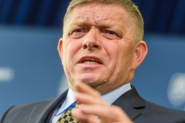 "დაგეგმილი მაქვს მოკლე შეხვედრა პრეზიდენტ პუტინთან. ეს არის და ეს. არანაირ სამხედრო აღლუმზე არ წავალ“