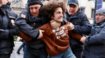 "მეგობრებო, ალბათ დიდი ხანი ვეღარ გნახავთ. მიყვარხართ და დროებით“