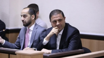 პროკურორის განცხადებით, რომეო მიქაუტაძე ბიზნესს "ჩატებით" მართავდა