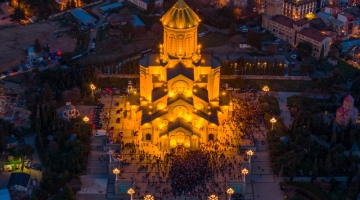 "მრევლის სახელით, გულწრფელ სამძიმარს ვუცხადებთ წმინდა სინოდს, სამღვდელოებასა და სრულიად საქართველოს"