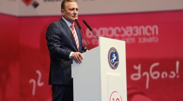 "გამოვდივარ წინადადებით - დაიკიდოს კალაძის პორტრეტი ლუვრში მონა ლიზას თავზე"