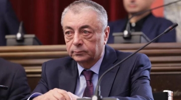 "არ დავუშვებთ, რომ კონსტიტუციური დებულებების საწინააღმდეგო კანონმდებლობა იქნას მიღებული"