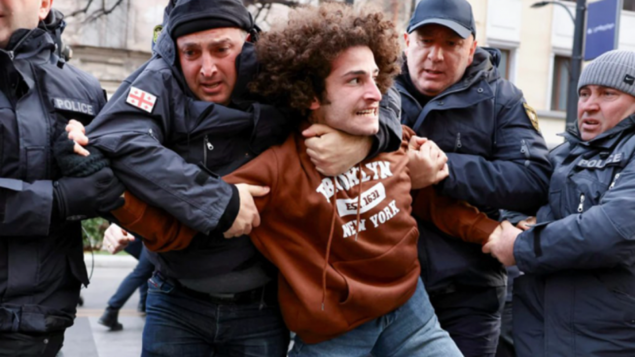 "მეგობრებო, ალბათ დიდი ხანი ვეღარ გნახავთ. მიყვარხართ და დროებით“