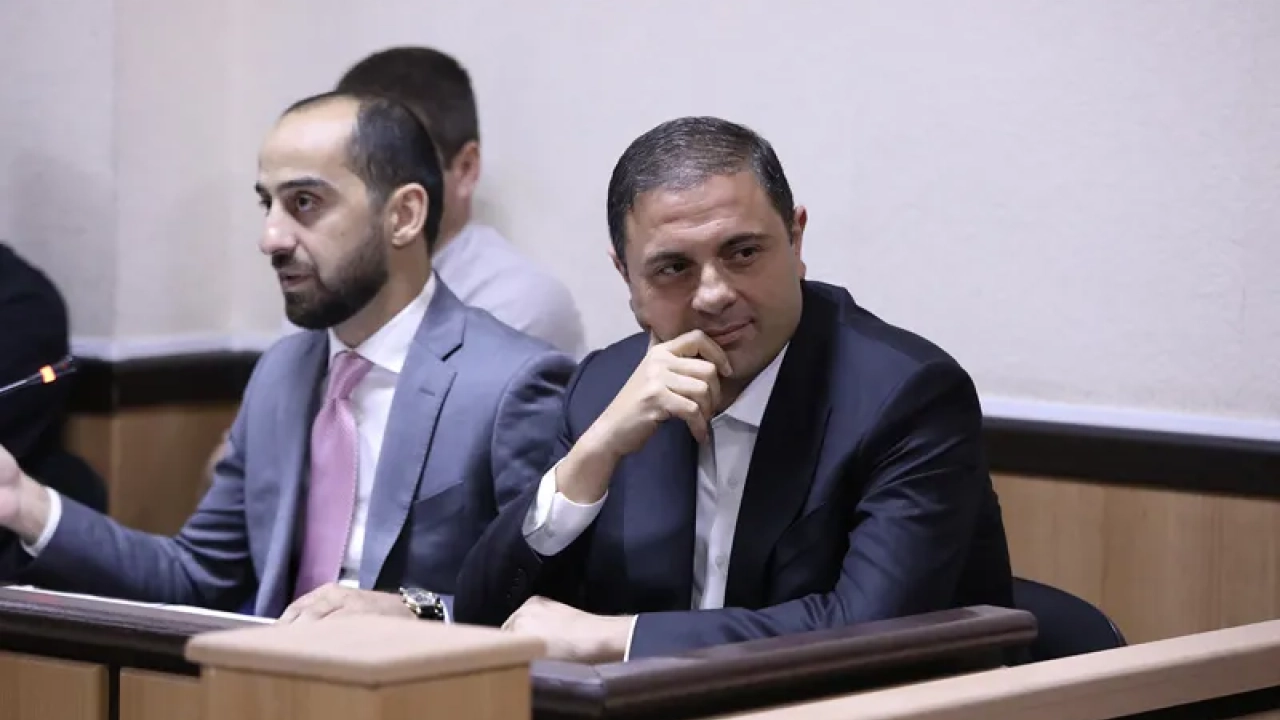 პროკურორის განცხადებით, რომეო მიქაუტაძე ბიზნესს "ჩატებით" მართავდა