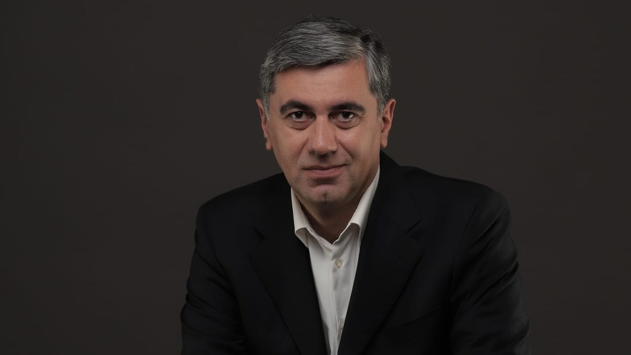 "სასამართლომ ირაკლი ოქრუაშვილი დამნაშავედ ცნო წარდგენილ ბრალდებაში და სასჯელის სახედ და ზომად 7 წლით თავისუფლების აღკვეთა განუსაზღვრა"