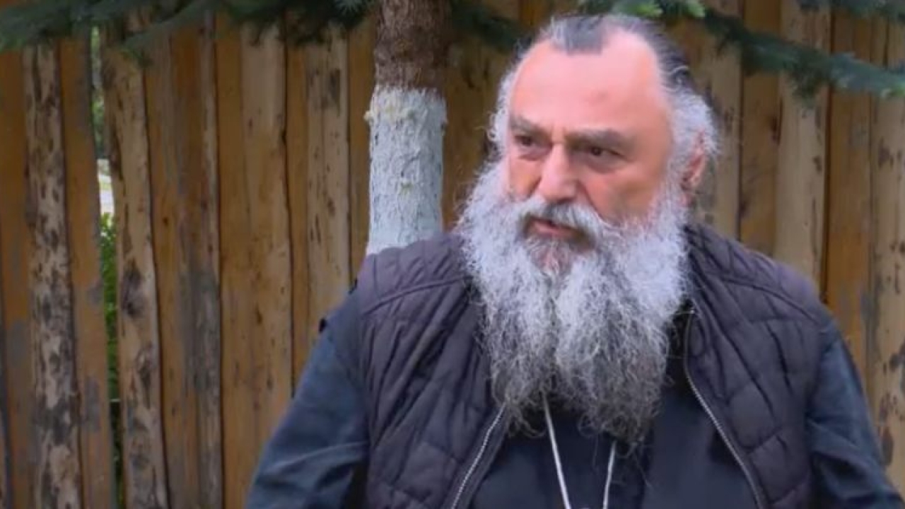 "ჩარევა საიდან არის?! შეიძლება სთხოვა, მაგრამ ჩარევა რატომ არის შეგიძლიათ ამიხსნათ?! რატომ არის თხოვნა ჩარევა?"