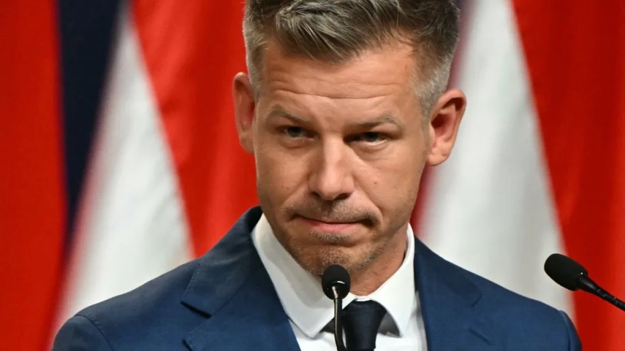 მადიარი უნგრეთის პრეზიდენტის, ტამაშ სუიოკის გადადგომას მოითხოვს