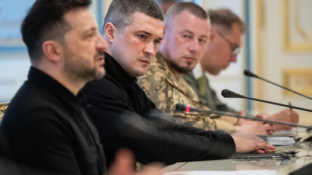 უკრაინის პრეზიდენტმა ცოტა ხნის წინ უკრაინის თავდაცვის მინისტრის შეცვლის შესახებ მიღებულ გადაწყვეტილებაზე ისაუბრა