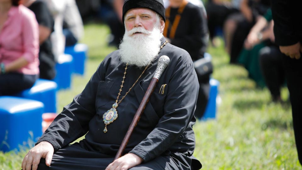 "რევოლუციონერი რო ხარ, იმისთვის რაცაა ხო, უნდა მიიღო იგი. შენ რევოლუციონერობა გინდა, მერე დაგიჭერენ და მე გამოგიყვანო, ისევ რევოლუციაში შევარდე..."