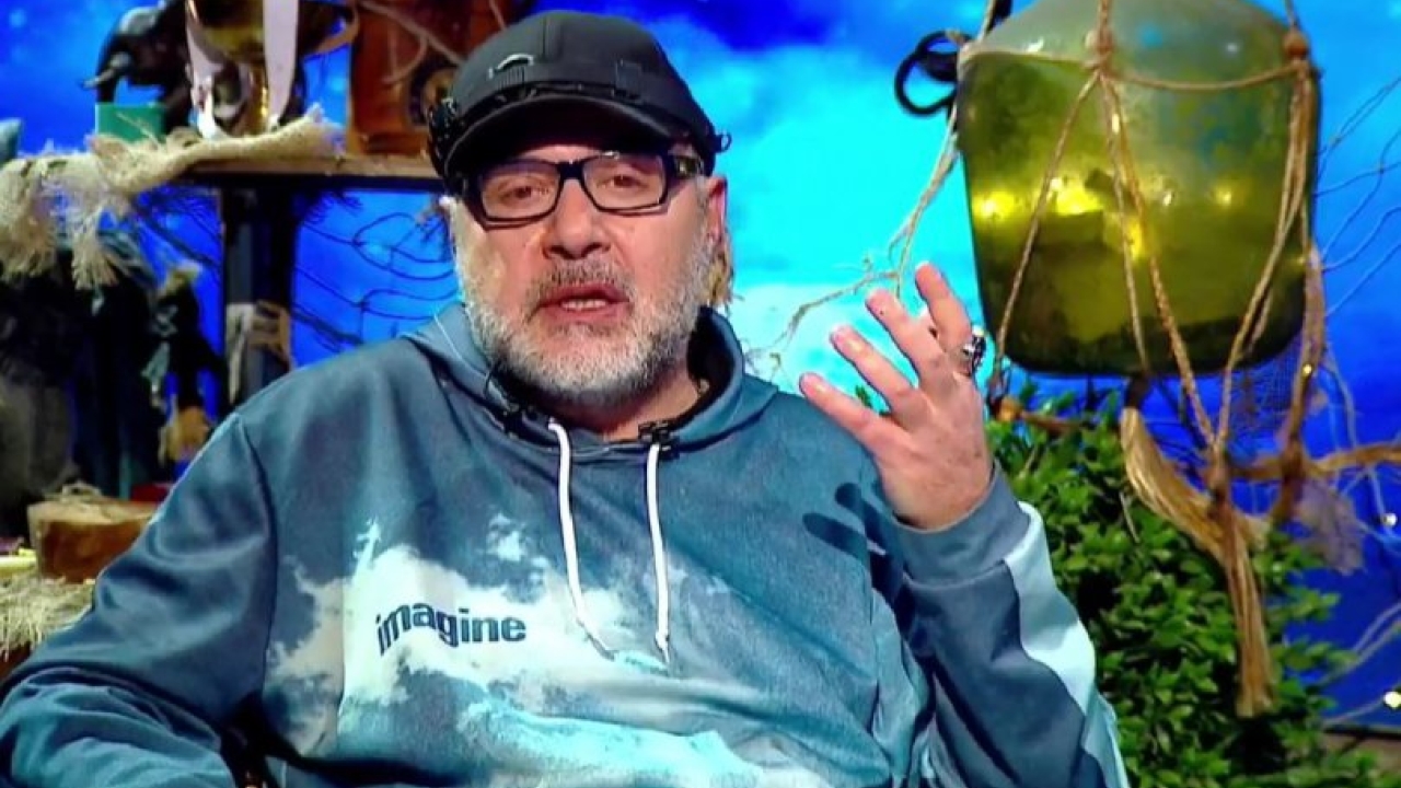 "უცნობს" ერთადერთ გზად მონარქიის აღდგენა მიაჩნია