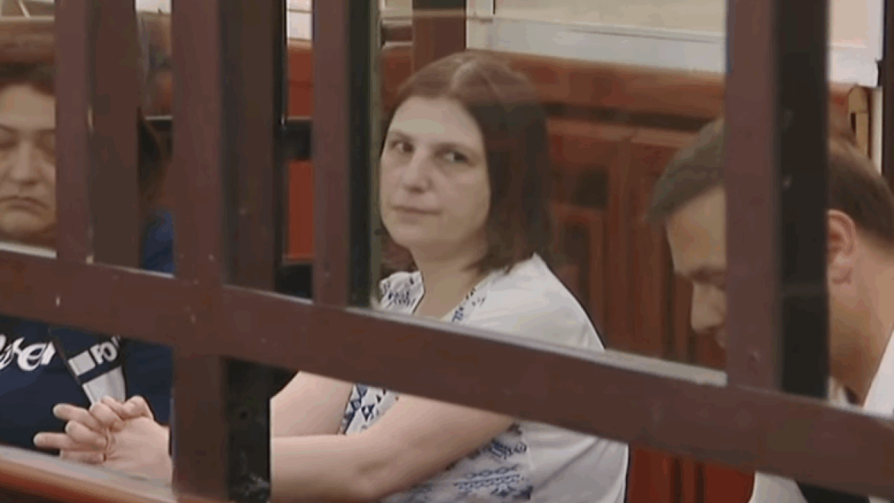 "ნინო დღეს მოიყვანეს ეტლით, სადაც იჯდა გაცრეცილი, გაშეშებული კისრით და ოთახში, სადაც უნდა მენახა, ძლივს ავიყვანეთ" - დათაშვილის მეუღლე