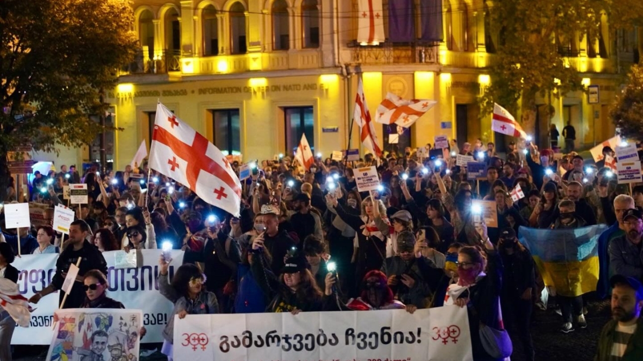 უწყვეტი აქციის მე-300 დღე, მოქალაქეებმა მარშით აღნიშნეს