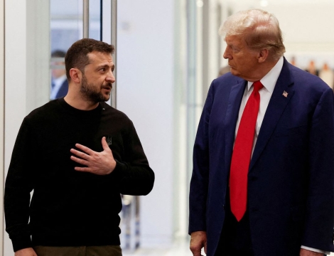"დიდი პატივი იყო უკრაინის პრეზიდენტ ზელენსკისთან შეხვედრა. ბევრი რამ განვიხილეთ. შეხვედრამ ძალიან კარგად ჩაიარა!"