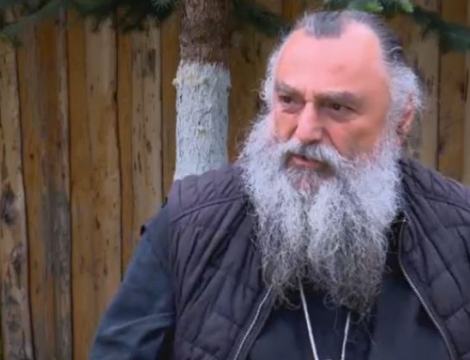 "ჩარევა საიდან არის?! შეიძლება სთხოვა, მაგრამ ჩარევა რატომ არის შეგიძლიათ ამიხსნათ?! რატომ არის თხოვნა ჩარევა?"