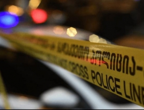 "ჯგუფურად ჩადენილი ყაჩაღობის ბრალდებით დაკავებული არიან წარსულში ნასამართლევები - 1968 წელს დაბადებული გ.ჯ. და 1978 წელს დაბადებული ლ.მ."