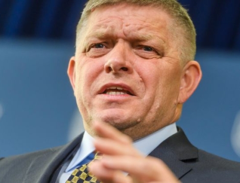 "დაგეგმილი მაქვს მოკლე შეხვედრა პრეზიდენტ პუტინთან. ეს არის და ეს. არანაირ სამხედრო აღლუმზე არ წავალ“