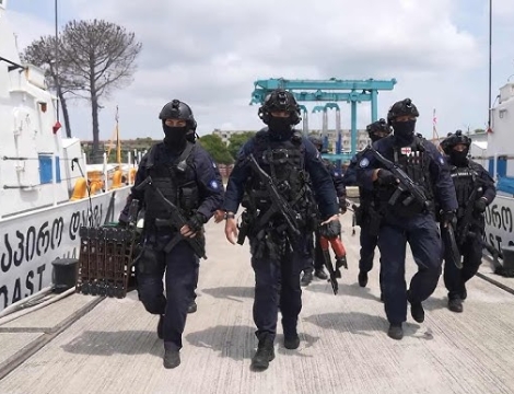 „სამეგრელო-ზემო სვანეთის პოლიციის დეპარტამენტის თანამშრომლებმა, 2021 წლიდან ძებნილი, 1984 წელს დაბადებული ბ.ს. დააკავეს"