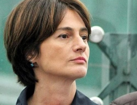 "10 დღე გავიდა და მოძალადე ჯერ ისევ არ არის დაკავებული, რადგან პოლიციას არ სცალია და მშვიდობიანი აქციის მონაწილეებს დასდევს"