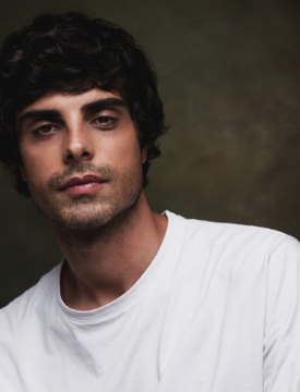 "დღესაც, როგორც ყოველდღე, ვიდგები რუსთაველზე. იმ ხალხთან ერთად, ვის გამოც ამ ქვეყანაში ცხოვრება ჯერ კიდევ ღირს"