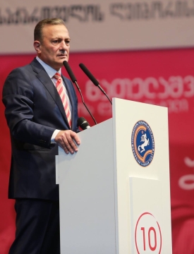 "გამოვდივარ წინადადებით - დაიკიდოს კალაძის პორტრეტი ლუვრში მონა ლიზას თავზე"