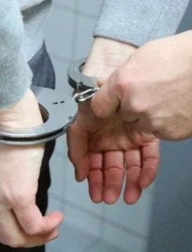 "ერთ-ერთმა ბრალდებულმა კ.ჭ.-მ, გ.ქ.-სთან და ი.ქ.-სთან ერთად, 2004 წელს დაბადებული შ.ჭ.-ს მიმართ ძალადობა დააორგანიზა"