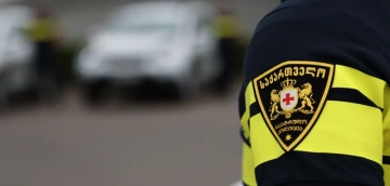 "ბრალდებულმა ბათუმში, ურთიერთშელაპარაკებისას, 2007 წელს დაბადებული მ.კ. დანის გამოყენებით დაჭრა და შემთხვევის ადგილიდან მიიმალა"