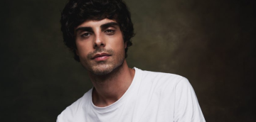 "დღესაც, როგორც ყოველდღე, ვიდგები რუსთაველზე. იმ ხალხთან ერთად, ვის გამოც ამ ქვეყანაში ცხოვრება ჯერ კიდევ ღირს"