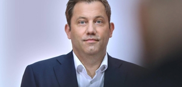 "ჩვენს ინტერესებში არ შედის და ვერც შეერთებული შტატების ინტერესებში იქნება, რომ რუსეთი იყოს ირანში ომის გამარჯვებული"