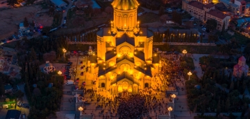 "მრევლის სახელით, გულწრფელ სამძიმარს ვუცხადებთ წმინდა სინოდს, სამღვდელოებასა და სრულიად საქართველოს"