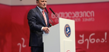 "გამოვდივარ წინადადებით - დაიკიდოს კალაძის პორტრეტი ლუვრში მონა ლიზას თავზე"