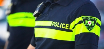 "არასრულწლოვანი ბრალდებული თბილისში მდებარე ერთ-ერთ მაღაზიაში მართლსაწინააღმდეგოდ დაეუფლა სხვადასხვა ნივთს..."