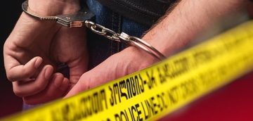 ქრთამის აღების ბრალდებით, მოსამართლის განჩინების საფუძველზე - 2002 წელს დაბადებული ა.მ. დააკავეს