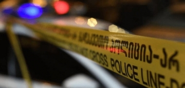 "ჯგუფურად ჩადენილი ყაჩაღობის ბრალდებით დაკავებული არიან წარსულში ნასამართლევები - 1968 წელს დაბადებული გ.ჯ. და 1978 წელს დაბადებული ლ.მ."