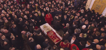 საქართველოს კათოლიკოს-პატრიარქ ილია II-ის პატივის მისაგებად ყოვლადწმინდა სამების საპატრიარქო ტაძარი ღია იქნება