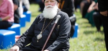 "რევოლუციონერი რო ხარ, იმისთვის რაცაა ხო, უნდა მიიღო იგი. შენ რევოლუციონერობა გინდა, მერე დაგიჭერენ და მე გამოგიყვანო, ისევ რევოლუციაში შევარდე..."