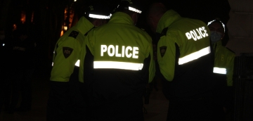 შსს: "ბრალდებული 2020 და 2024 წელს დაბადებულ შვილებზე სისტემატურად ძალადობდა"